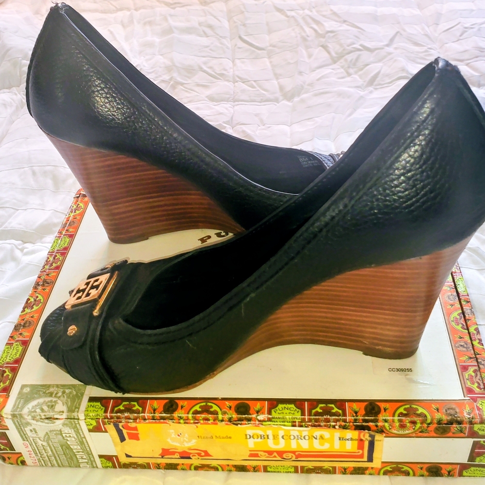 Tory Burch Elegant Black Wedge Peep-Toe Shoes with Wooden Heel. Size 8